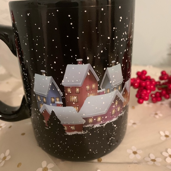 Brand New Colour-Changing Heat Activated Holiday Mug/Christmas Decor - Picture 6 of 12